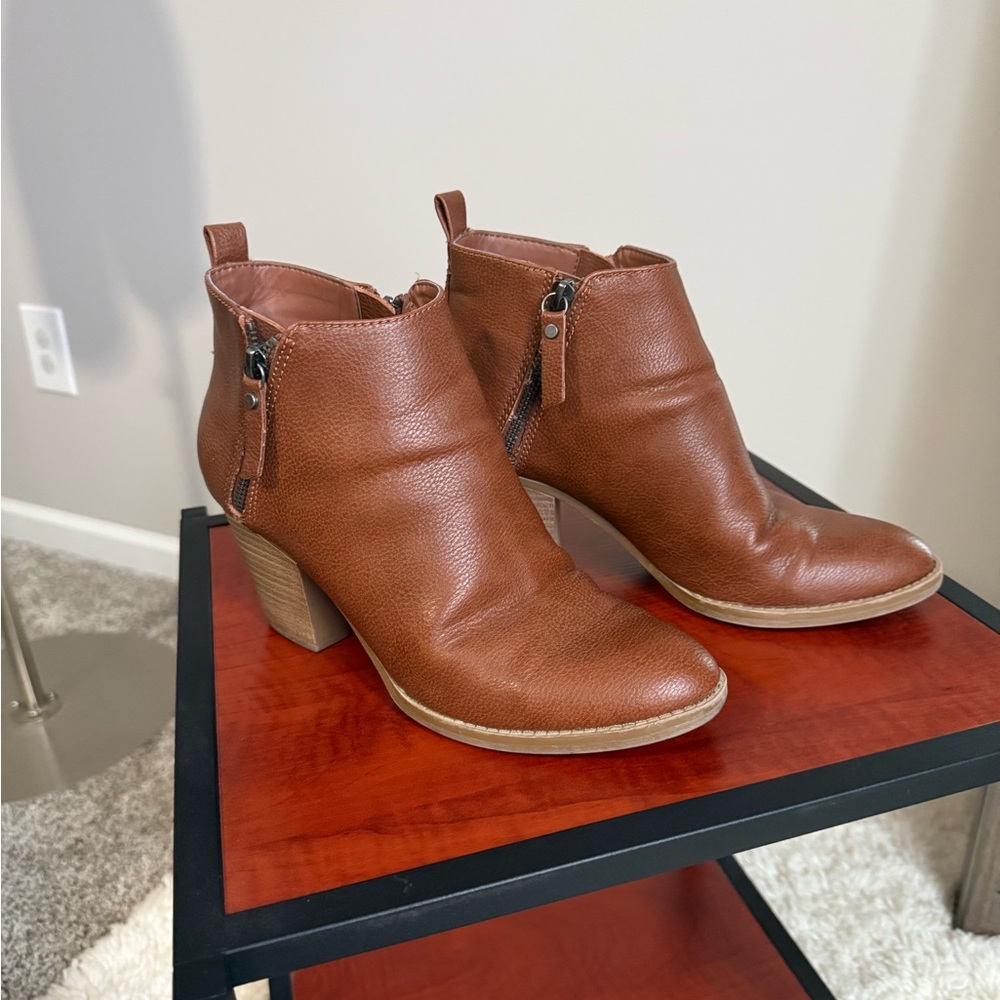 Universal Thread Tan Ankle Booties